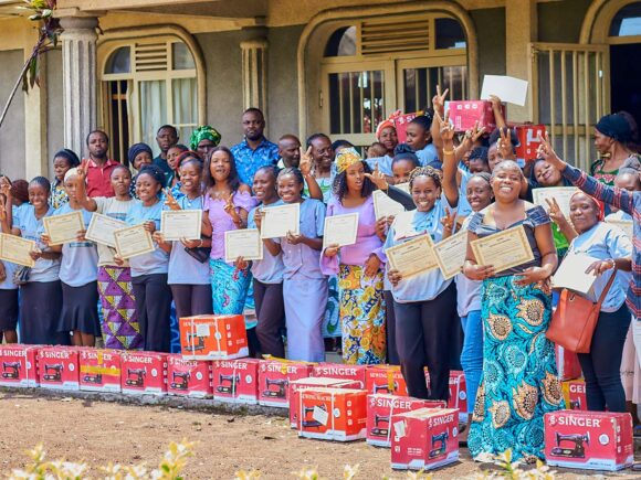 Clôture du projet « Avenir en Main » : 30 jeunes filles dotées de kits pour une autonomie durable
